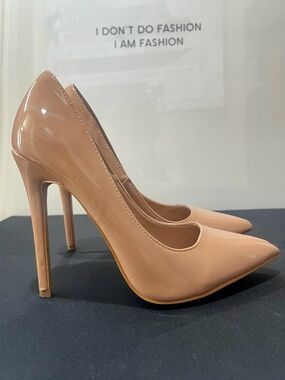 Women’s pumps